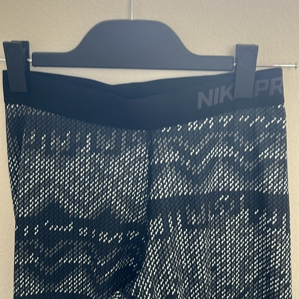 Nike pro dri fit legging small - Picture 2 of 6